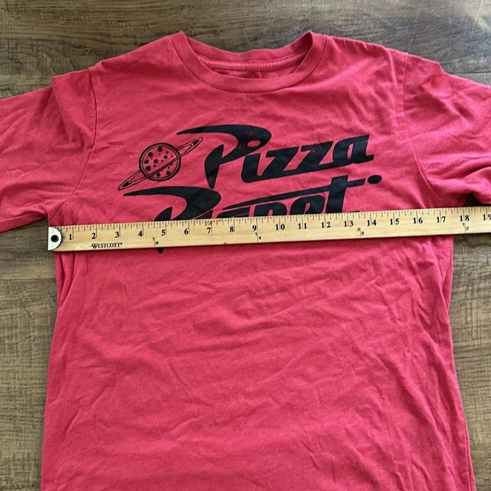 Disney Pixar Toy Story Pizza Planet T-shirt Youth XL Red w/black - Picture 5 of 5